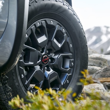 Nissan Frontier 17-inch beadlock-style wheels