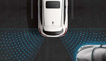 2022 Nissan Qashqai showing rear cross traffic alert technology