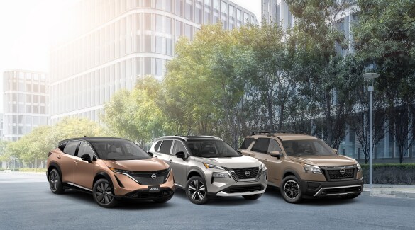 Nissan Rogue and Qashqai side-by-side.