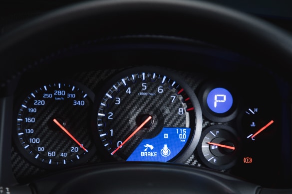 2023 Nissan GT-R mesh-gear design gauges.