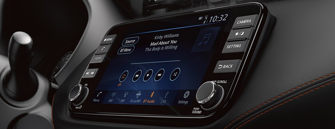 2023 Nissan Kicks close up of touchscreen display, video