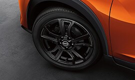 2023 Nissan Kicks showing redesigned 17-inch-aluminium-alloy wheels