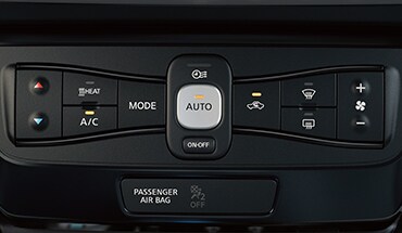2023 Nissan LEAF automatic temperature controls