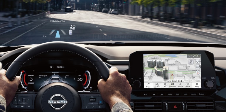 Nissan Pathfinder customizable digital display