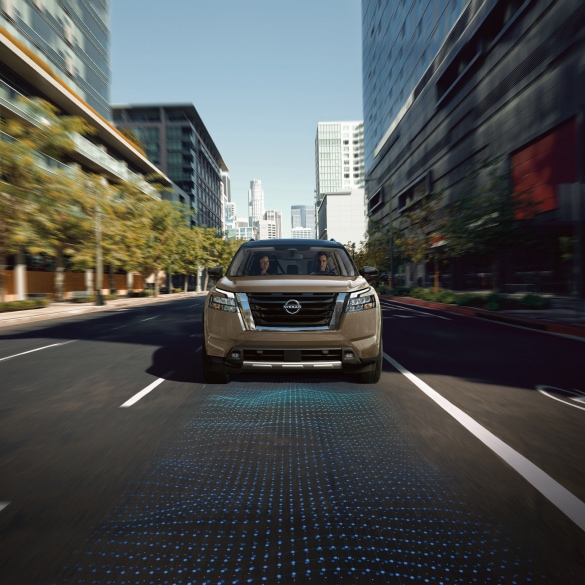 Nissan Pathfinder activating intelligent forward collision warning