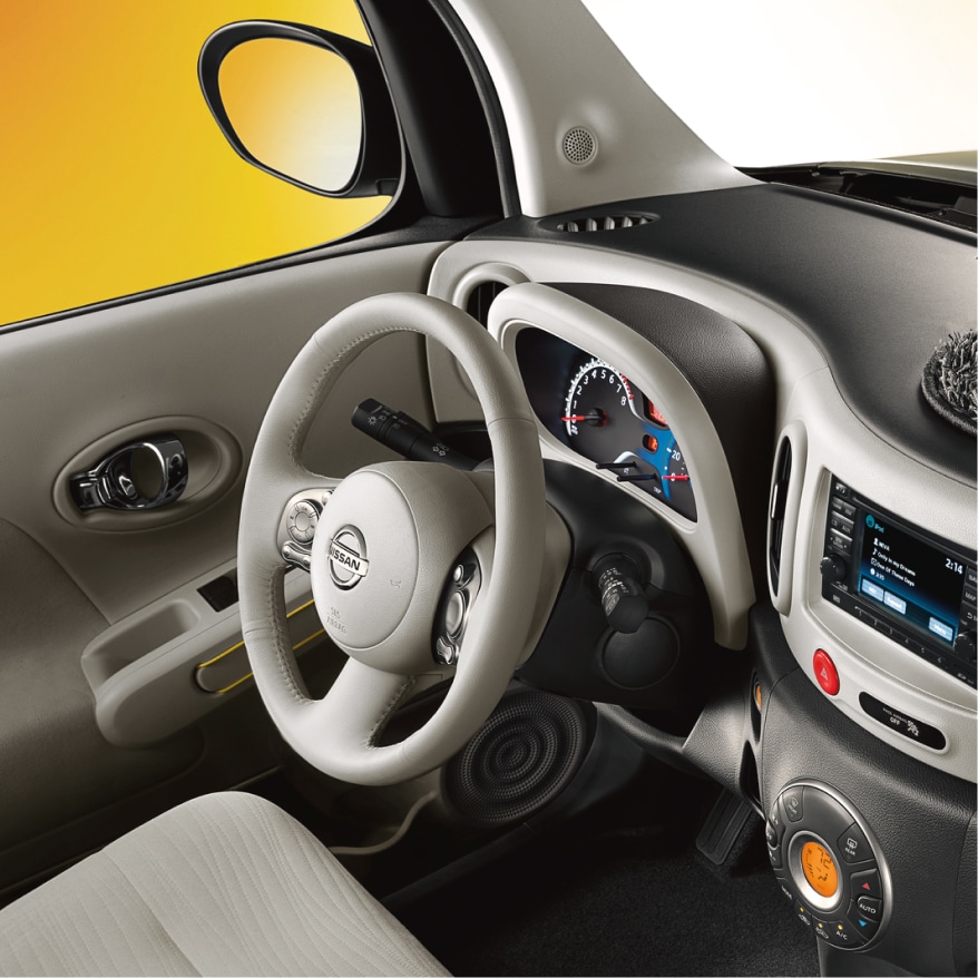 Nissan Cube Interior view of steering wheel 